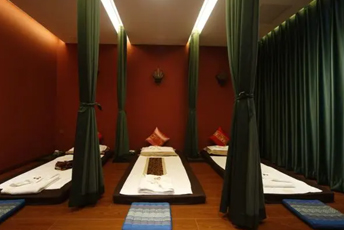 上海嘉定泰式按摩的被动瑜伽：当身体被折叠成诗